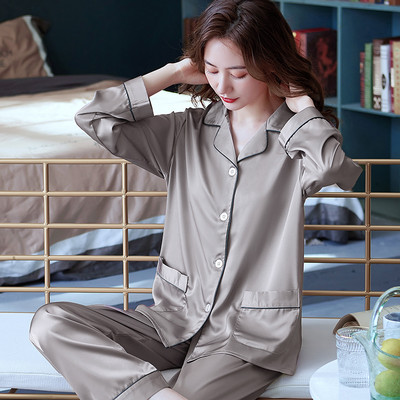 Пролетно-есенна сатенена пижама с цветен десен 