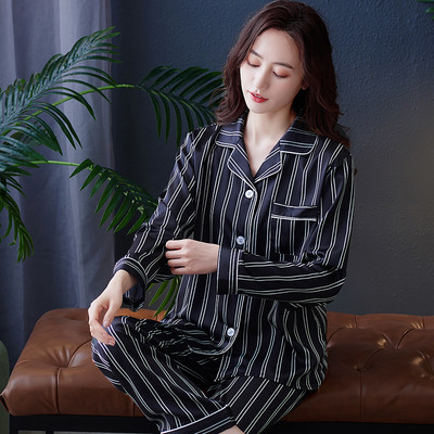 Пролетно-есенна сатенена пижама с цветен десен 