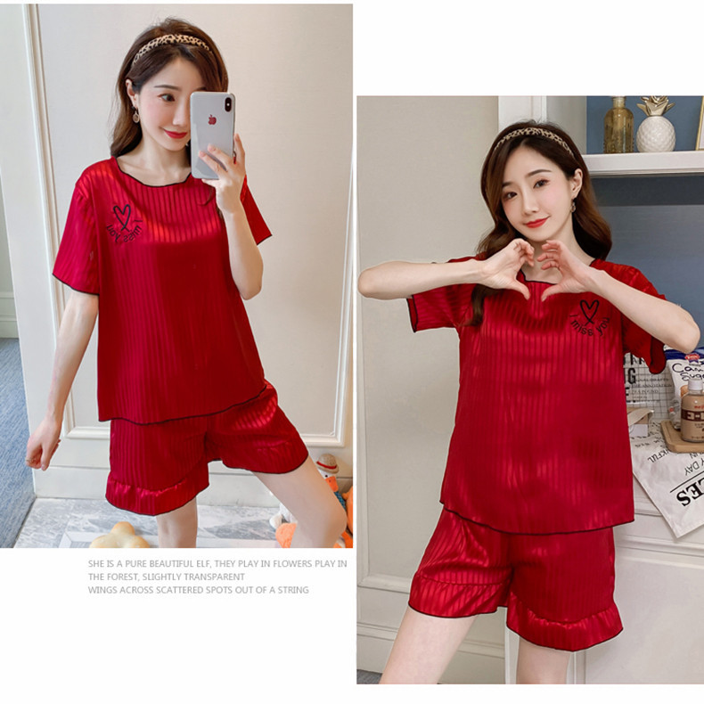 Ženska ljetna pidžama iz dva dijela - bluza kratkih rukava i kratke hlačice