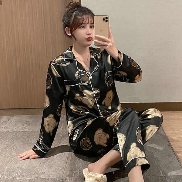 Ženska satenska pidžama sa aplikacijom u boji u više boja