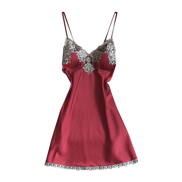 Сатенена дамска нощница с дантела