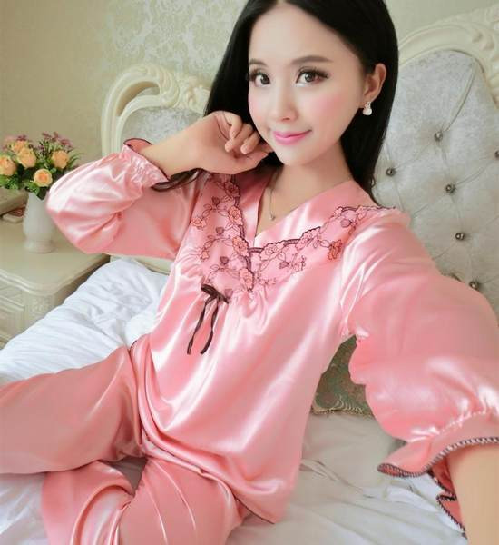 Ženska pidžama sa vezom - dvodijelna