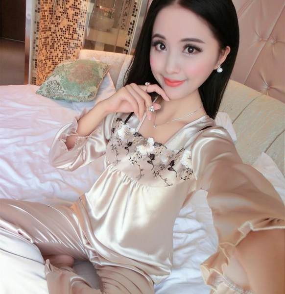 Ženska pidžama sa vezom - dvodijelna