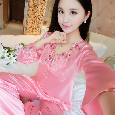 Ženske satenske pidžame sa čipkom - različiti modeli