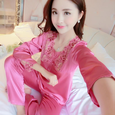 Ženske satenske pidžame sa čipkom - različiti modeli