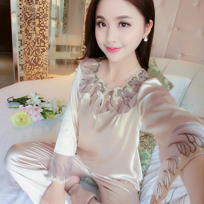 Ženske satenske pidžame sa čipkom - različiti modeli