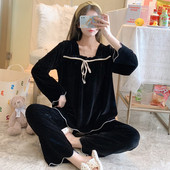 Ženska baršunasta pidžama s dugim rukavima i vezanjem