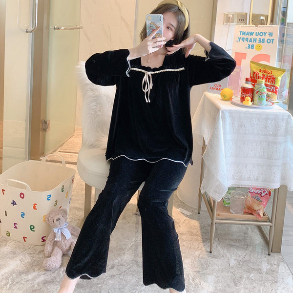 Ženska baršunasta pidžama s dugim rukavima i vezanjem