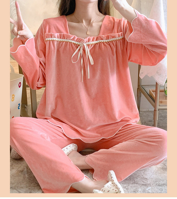 Ženska baršunasta pidžama s dugim rukavima i vezanjem