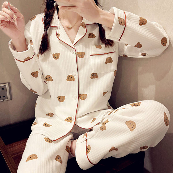 Дамска пижама с апликации и копчета