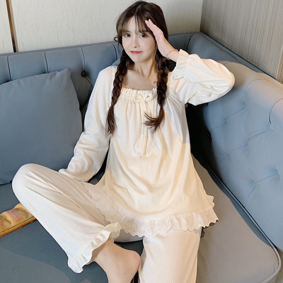 Novi model ženske pidžame iz dva dijela sa dugim rukavima i aplikacijom