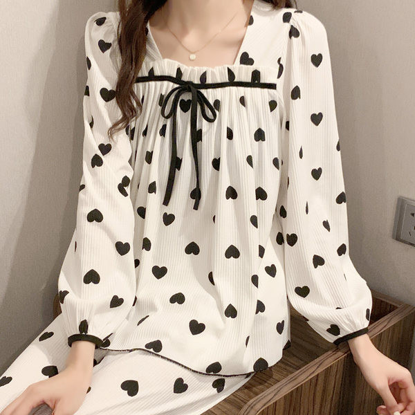 Novi model ženske pidžame iz dva dijela sa dugim rukavima i aplikacijom