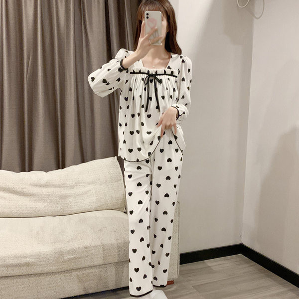 Novi model ženske pidžame iz dva dijela sa dugim rukavima i aplikacijom