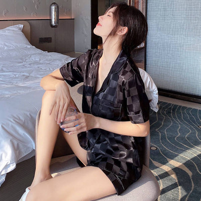 Satenska pidžama iz dva dijela - tri modela