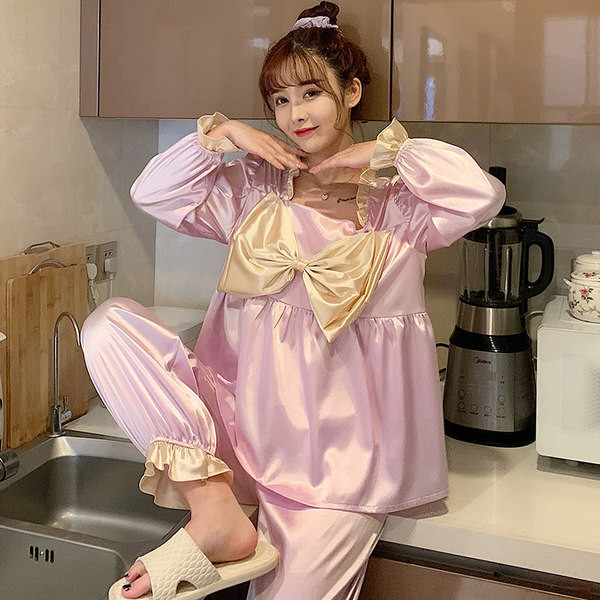 Ženska pidžama iz dva dijela sa trakom