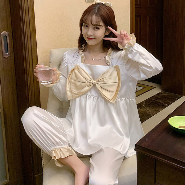 Ženska pidžama iz dva dijela sa trakom