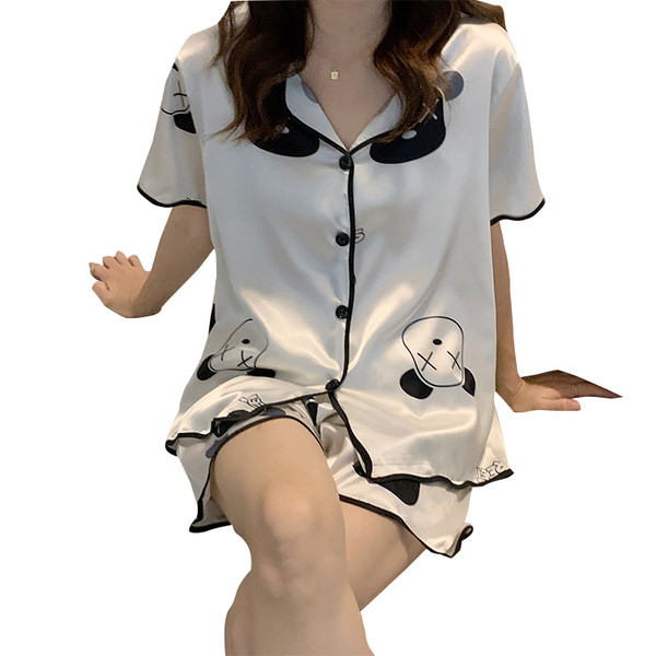 Satenska ženska pidžama iz dva dijela