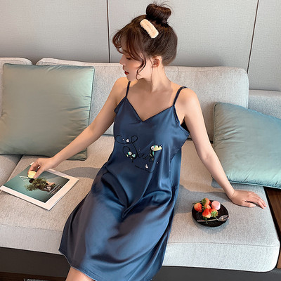 Ženska spavaćica na tanku naramenicu - više modela