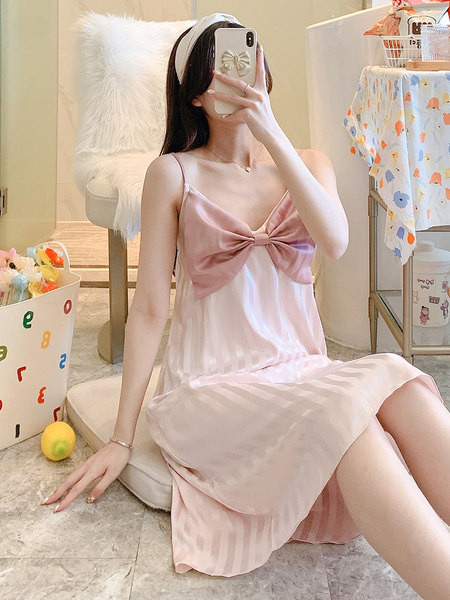 Ženska spavaćica na tanku naramenicu - više modela