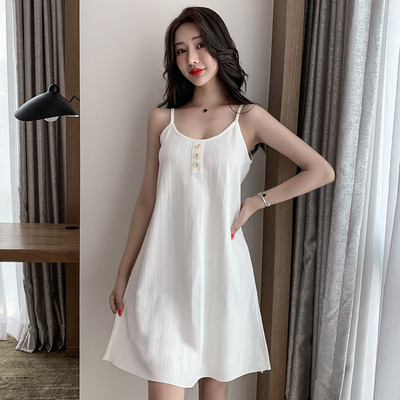 Ženska spavaćica na traku i tanke naramenice