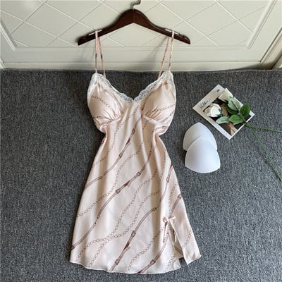 Сатенена нощница със средна дължина