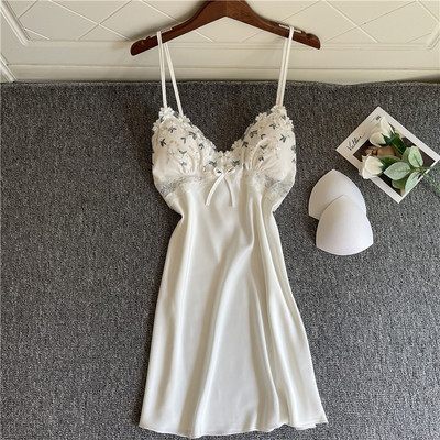 Elegantna ženska satenska spavaćica sa danetalom