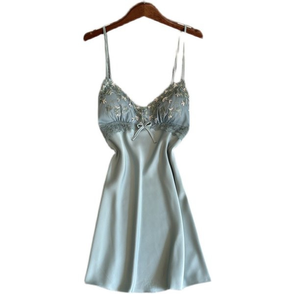 Elegantna ženska satenska spavaćica sa danetalom