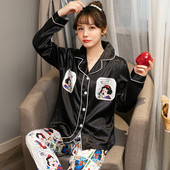 Satenska pidžama iz dva dijela sa šarenim uzorkom