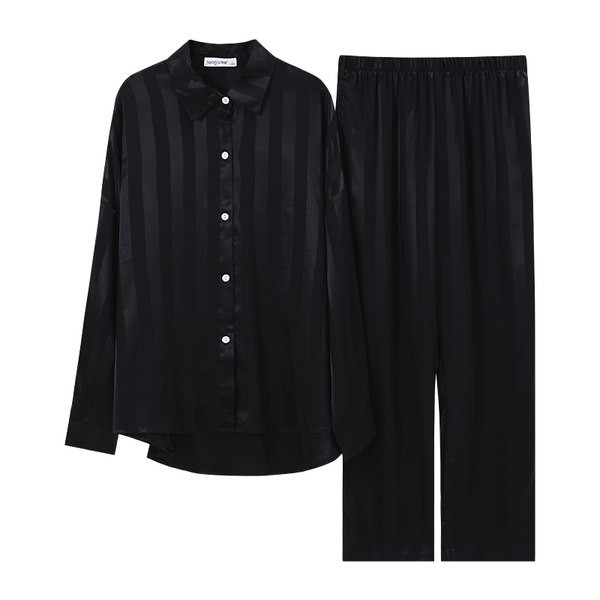 Ženska pidžama s dvodijelnim gumbima