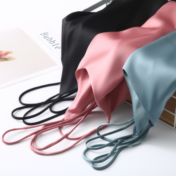 Elegantna ženska spavaćica na tanke naramenice i čipku - nekoliko modela