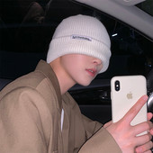 Muška pletena jednobojna kapa za zimu