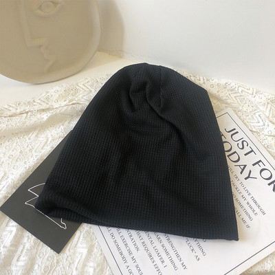 Muška jesenska pletena kapa jednobojni model