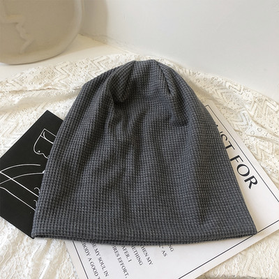 Muška jesenska pletena kapa jednobojni model