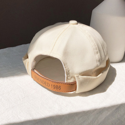 Ležerna muška kapa sa vezom - više boja