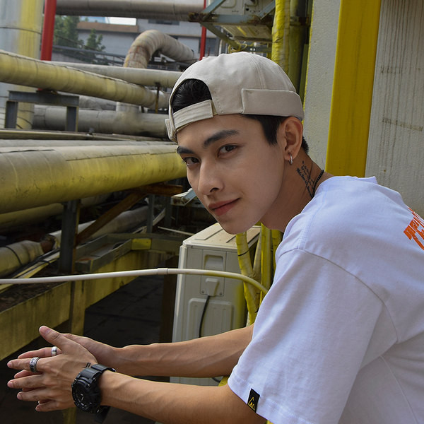 Ležerna muška kapa sa vezom - više boja