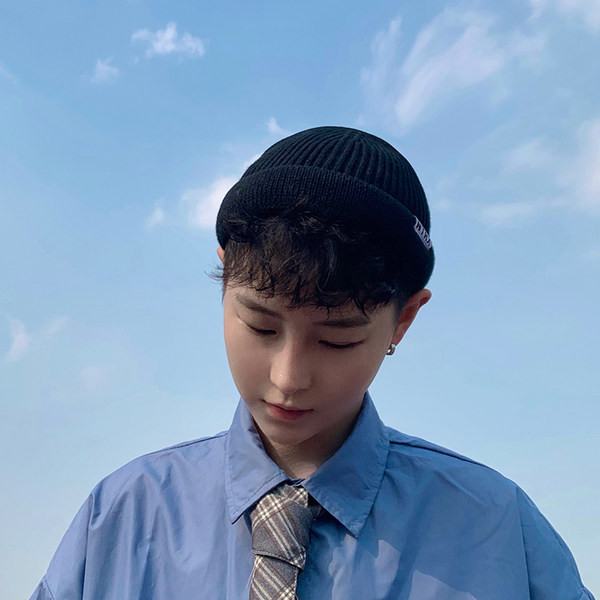Ежедневна мъжка плетена шапка - изчистен модел