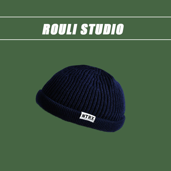 Ежедневна мъжка плетена шапка - изчистен модел