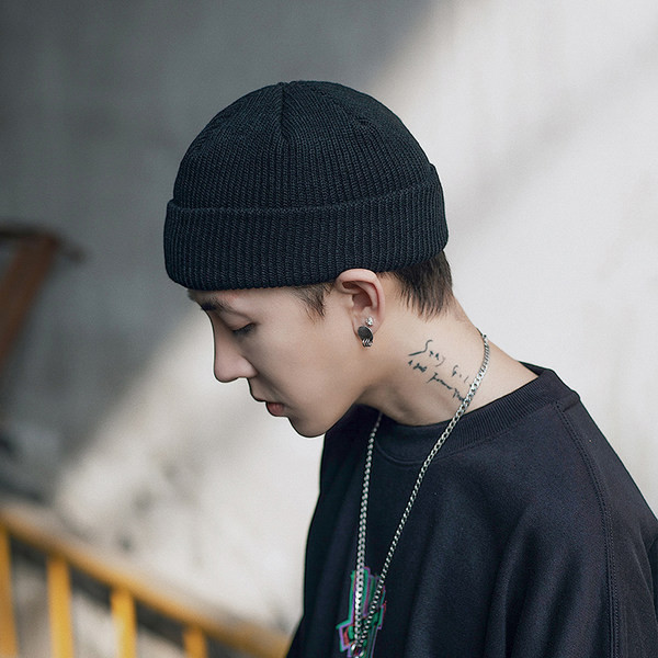 Muška zimska pletena kapa jednobojni model