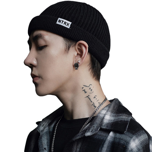 Muška zimska pletena kapa jednobojni model