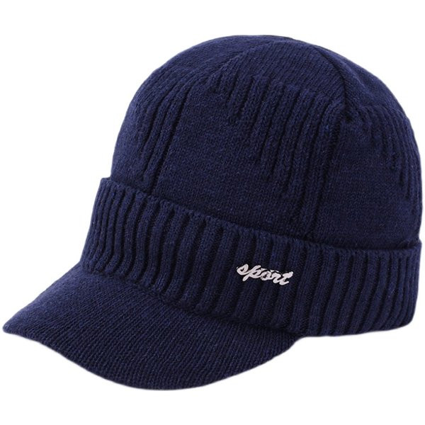 Muška zimska kapa sa šiltom i metalnim ukrasom