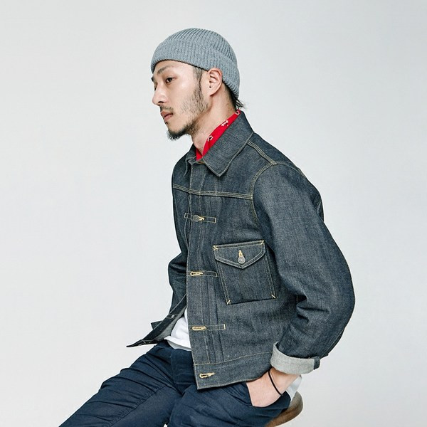 Jednobojna pletena muška zimska kapa