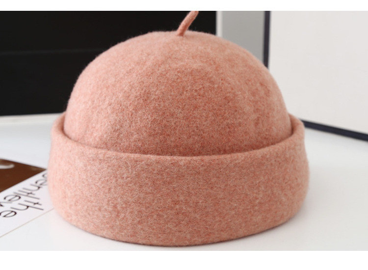 Мъжка шапка изчистен модел в няколко цвята