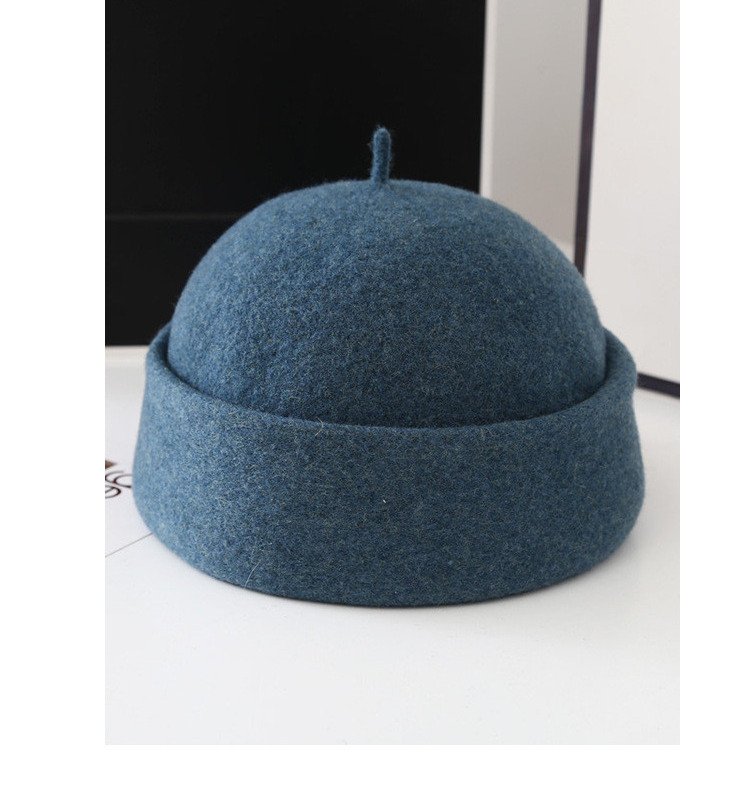 Мъжка шапка изчистен модел в няколко цвята