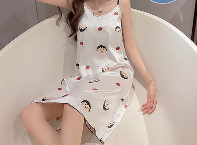 Дамска нощница или пижама с апликация