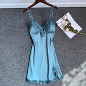 Aktuelna ženska kratka spavaćica na tanke bretele