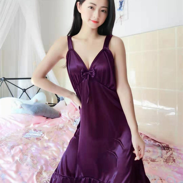 Ženska spavaćica s trakom i naramenicama