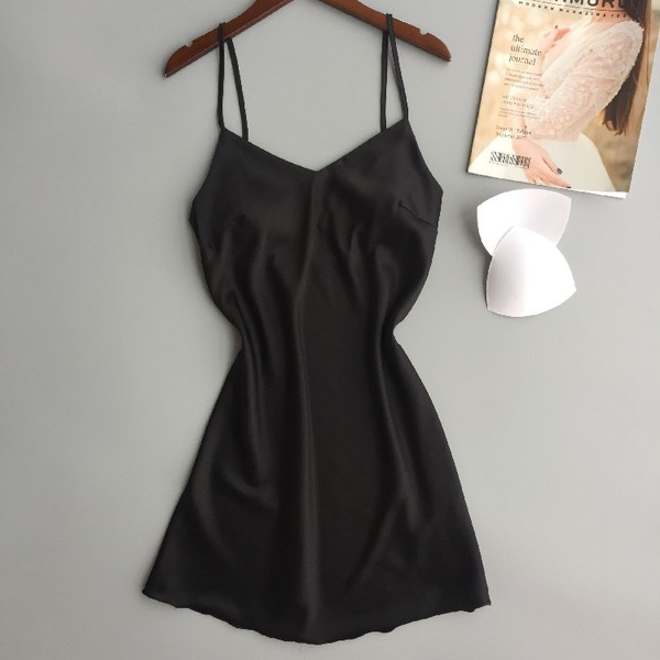 Ženska spavaćica na tanke naramenice u raznim bojama