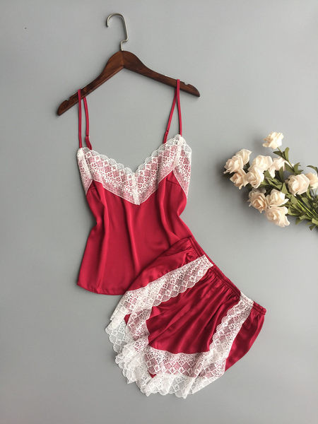 Ženska pidžama iz dva dijela - majica bez rukava i kratke hlače s čipkom