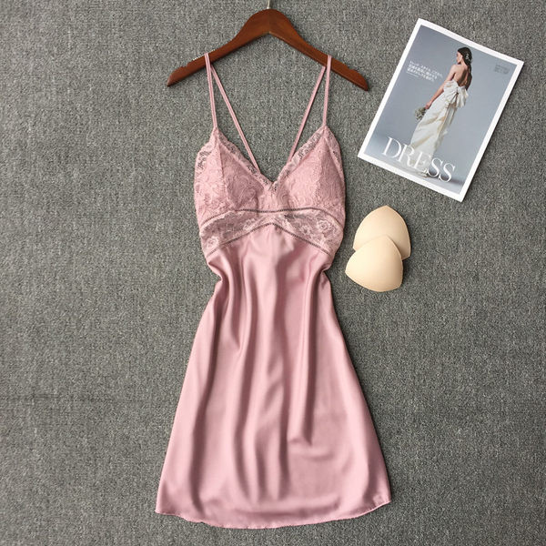 Дамска елегантна сатенена къса нощница