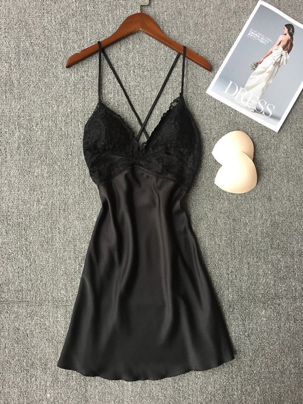 Дамска елегантна сатенена къса нощница